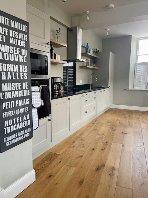 Luxurious 2 Bedroom Apartment In Central Berwick Esterno foto